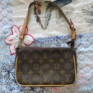 Louis Vuitton Monogram Pochette Accessories